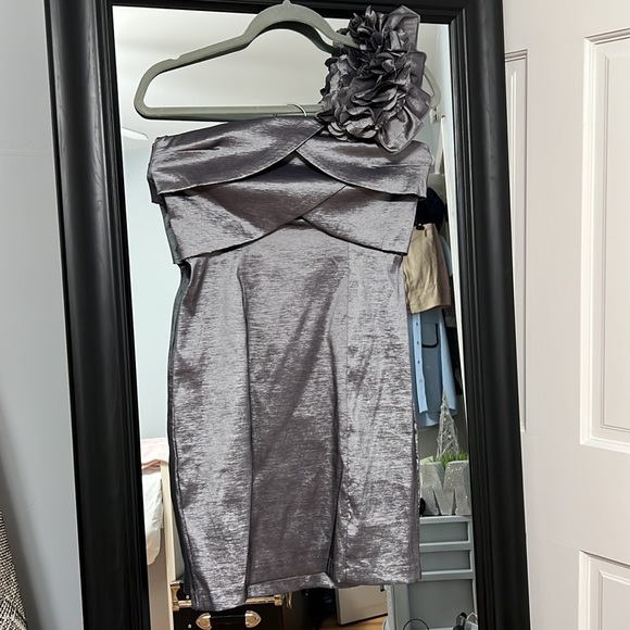 Metallic Special Occasion Dress - Picture 2 of 4